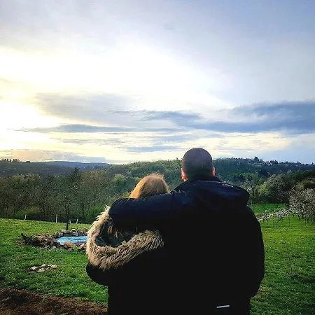 Suncana Strana Fruske Gore - Veliko Imanje Sa Kucom Za Odmor Holiday home Velika Remeta