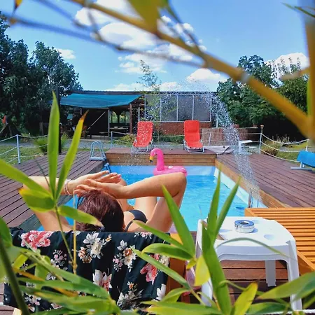 Suncana Strana Fruske Gore - Veliko Imanje Sa Kucom Za Odmor *