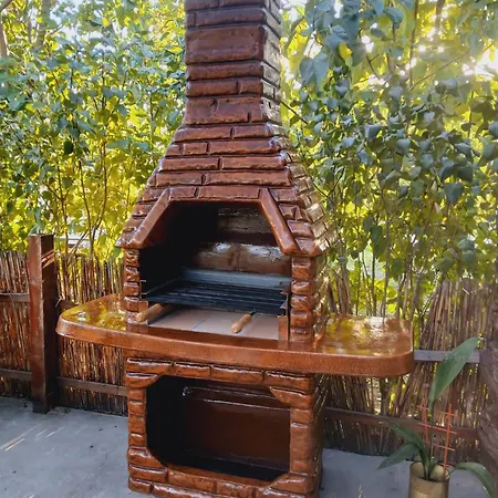 Suncana Strana Fruske Gore - Veliko Imanje Sa Kucom Za Odmor