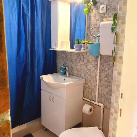 Holiday home Suncana Strana Fruske Gore - Veliko Imanje Sa Kucom Za Odmor *