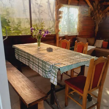 Holiday home Suncana Strana Fruske Gore - Veliko Imanje Sa Kucom Za Odmor *