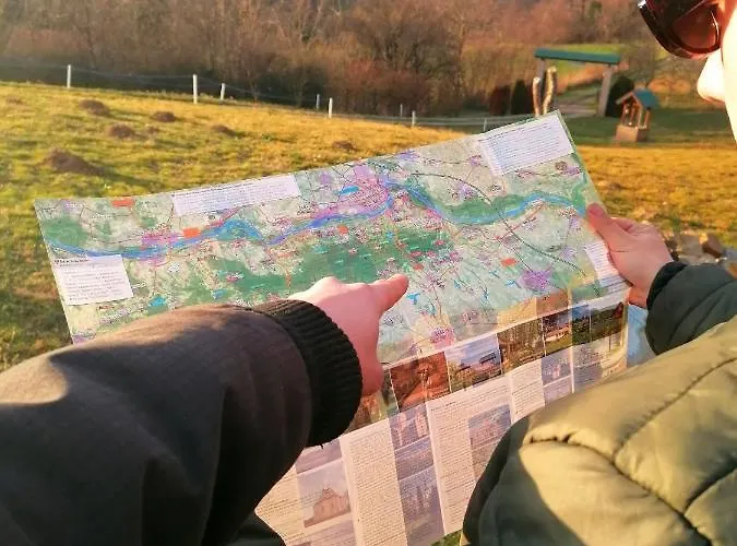 Suncana Strana Fruske Gore - Veliko Imanje Sa Kucom Za Odmor Tatil Evi Velika Remeta