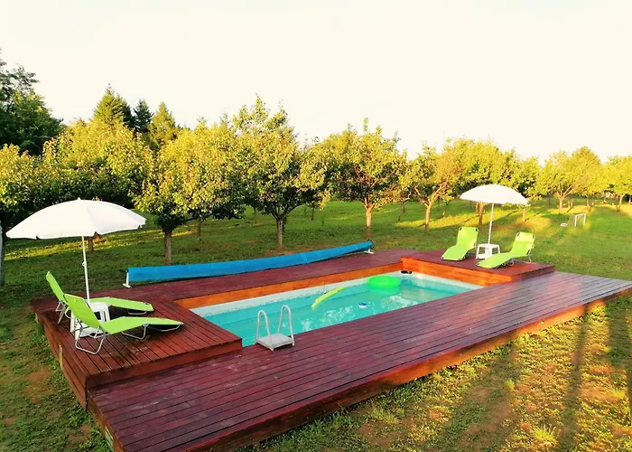 Tatil Evi Suncana Strana Fruske Gore - Veliko Imanje Sa Kucom Za Odmor