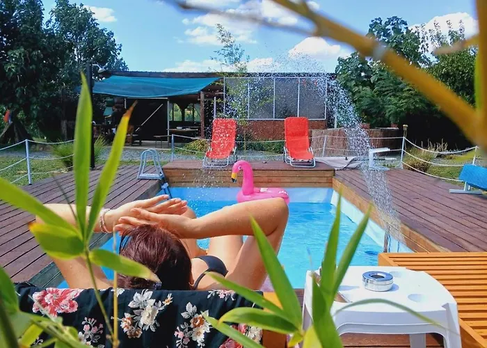 Suncana Strana Fruske Gore - Veliko Imanje Sa Kucom Za Odmor *