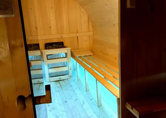 Suncana Strana Fruske Gore - Veliko Imanje Sa Kucom Za Odmor *